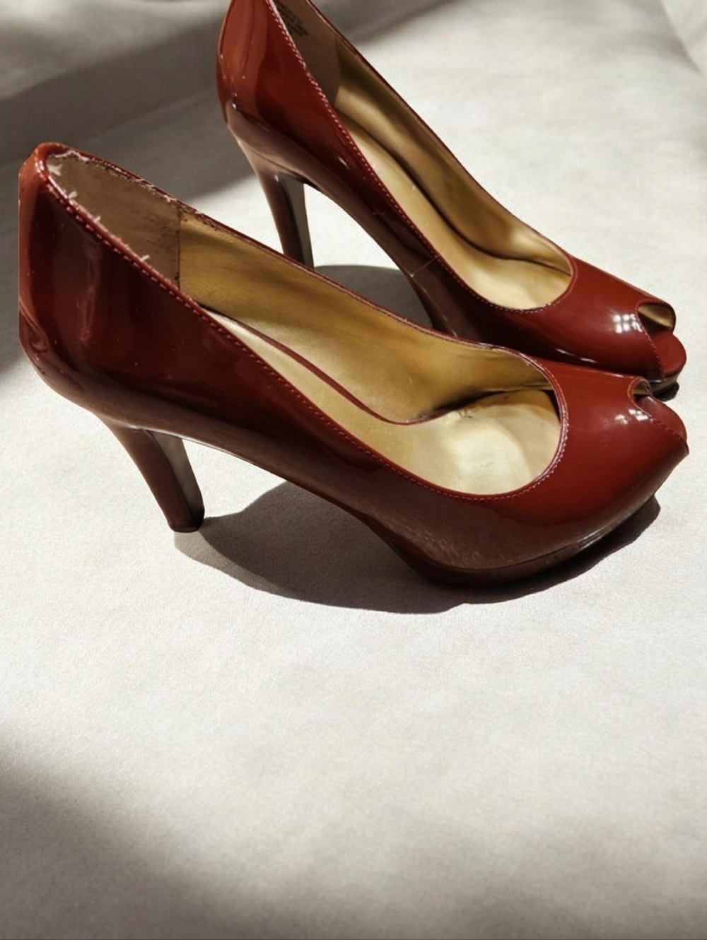 Vintage Nine West Burgundy Patent Peep Toe Platform Pumps Size 6.5
